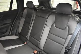 Volvo V60 Volvo V60 T6 350PK AWD PLUS DARK | HEICO spoiler | Trekhaak | Styling pack - afbeelding nr 10