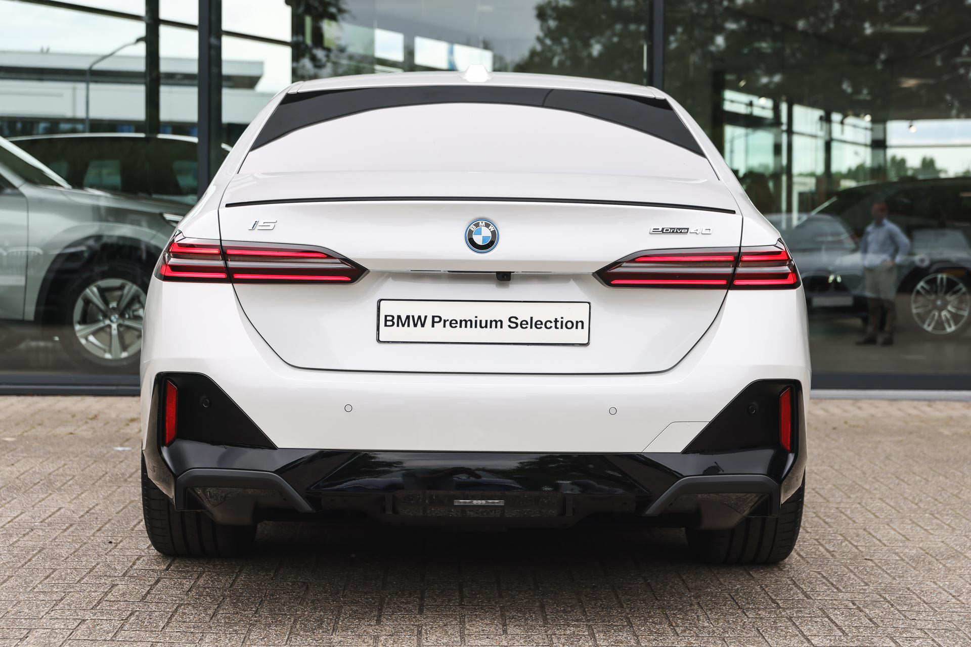 Hoofdafbeelding BMW i5