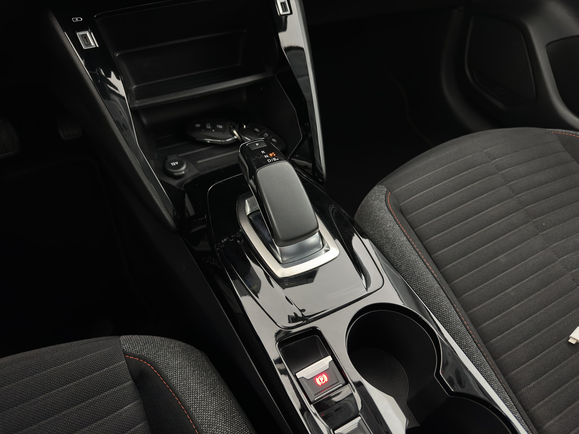 Hoofdafbeelding Peugeot e-208