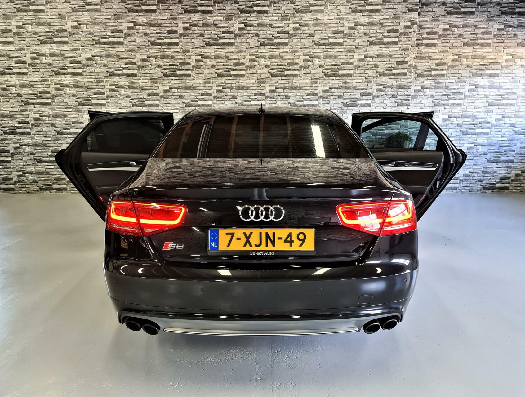 Hoofdafbeelding Audi S8