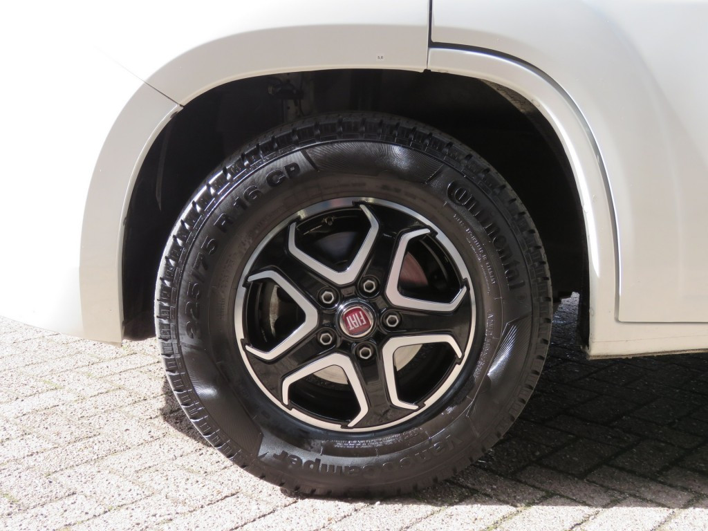 Hoofdafbeelding Chausson 777 Ga