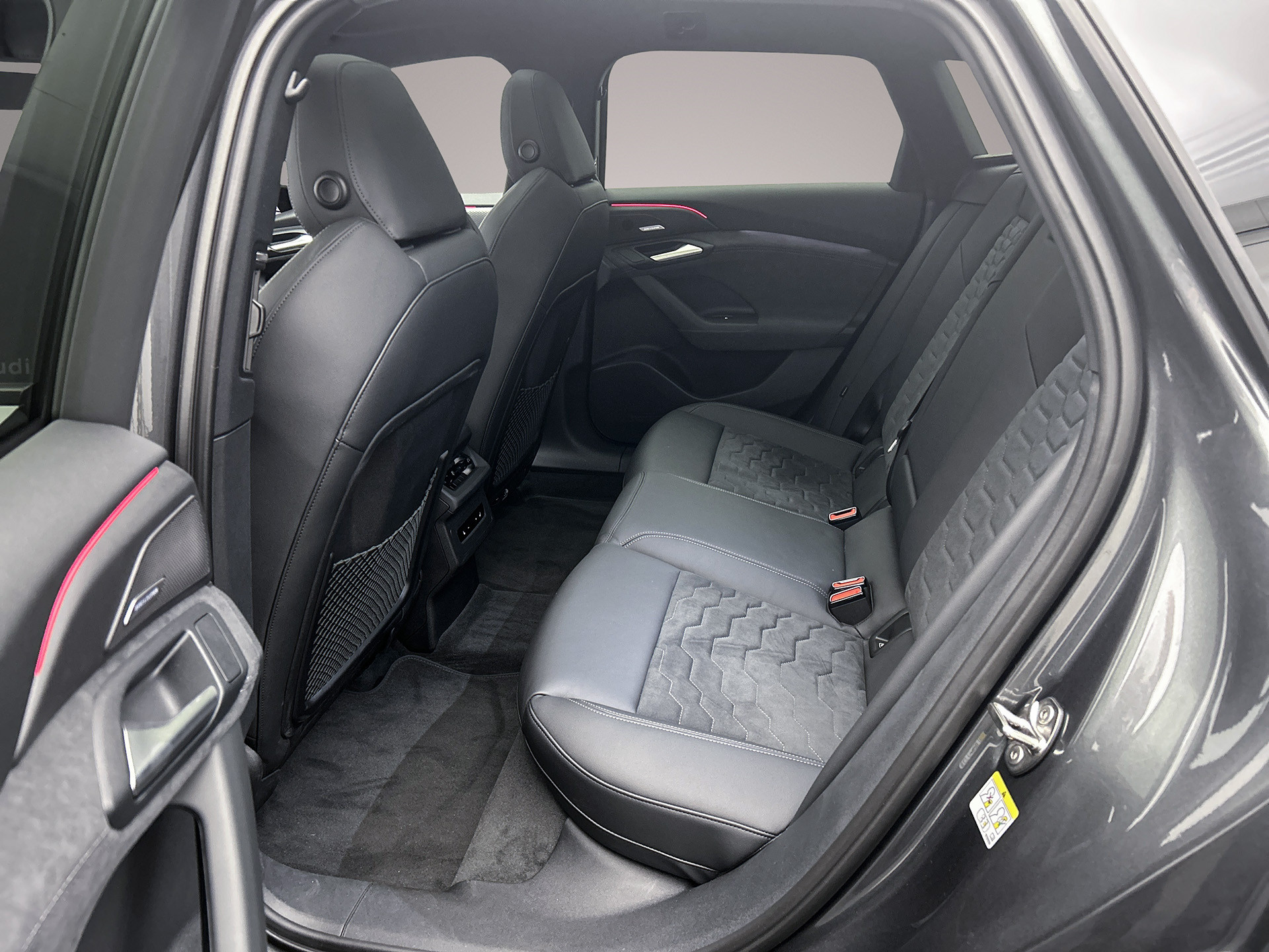 Hoofdafbeelding Audi A6 Avant e-tron