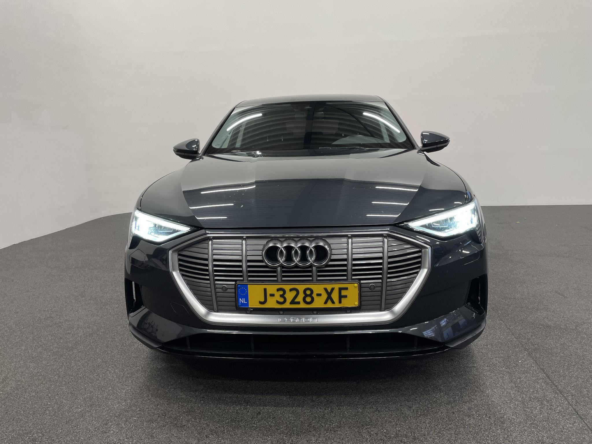 Hoofdafbeelding Audi e-tron