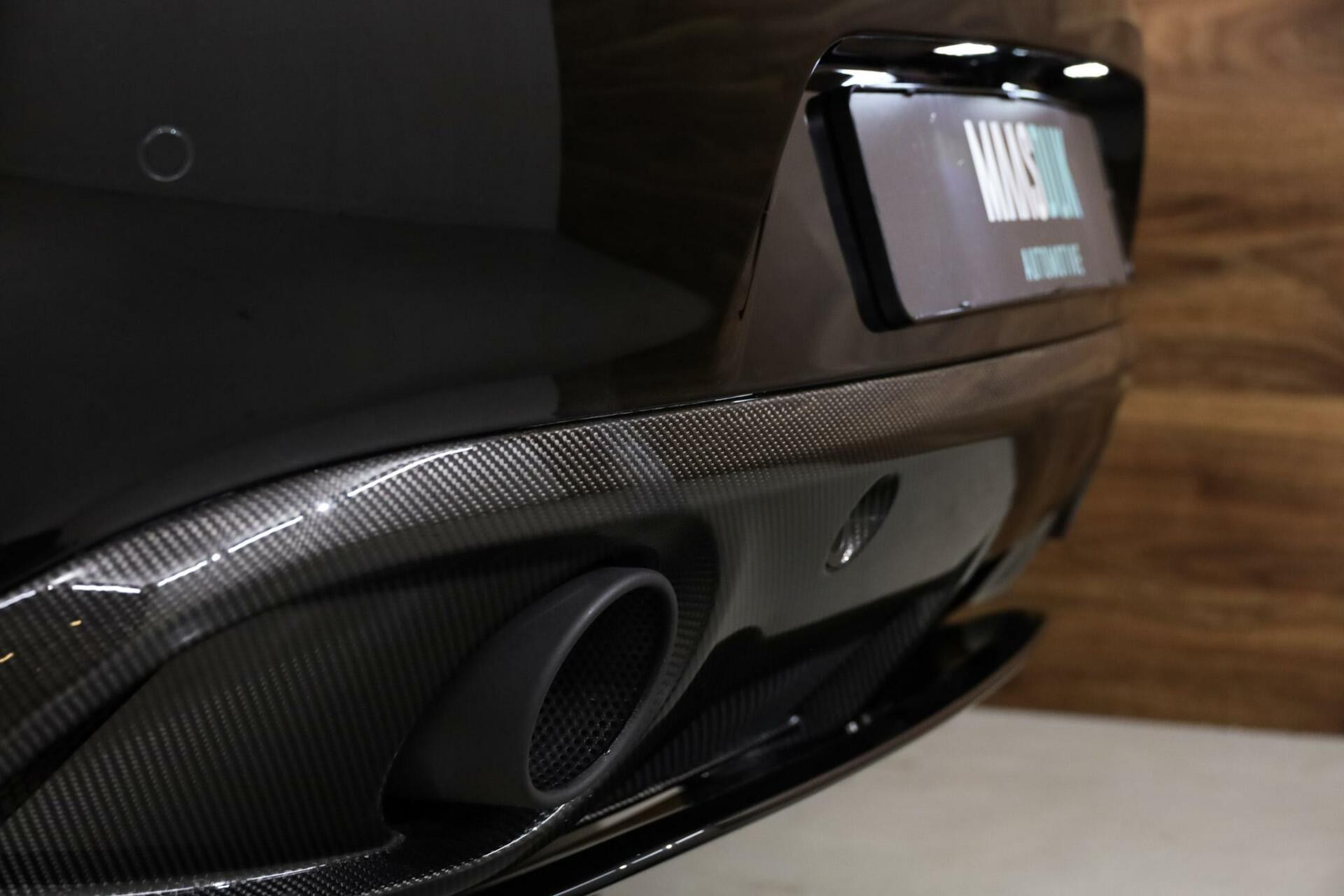 Hoofdafbeelding Aston Martin V12 Vanquish