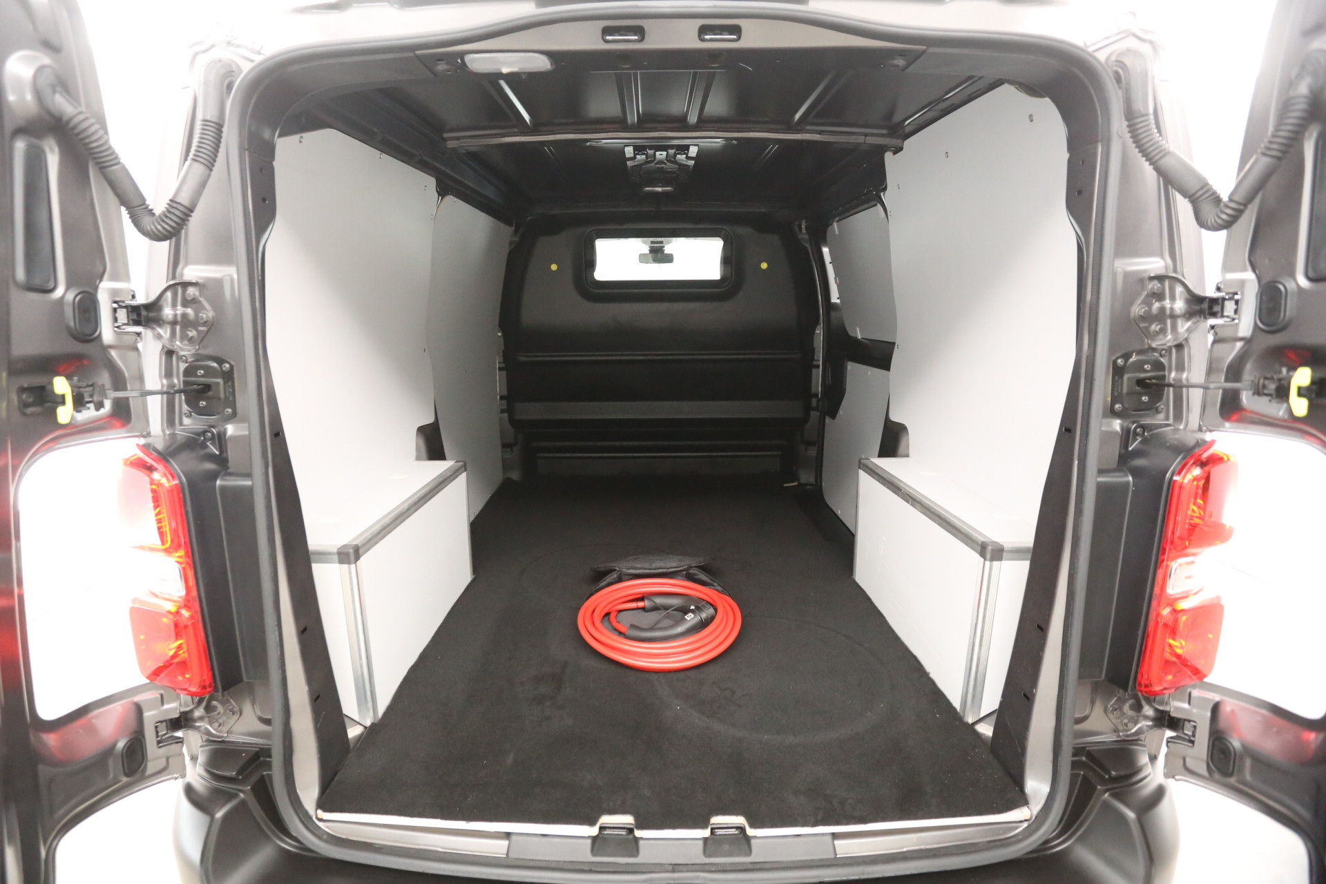 Hoofdafbeelding Peugeot e-Expert