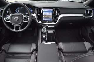Volvo V60 Volvo V60 T6 350pk AWD Plus Dark | Climate | S/K Dak | Harman Kardon | Tre - afbeelding nr 3