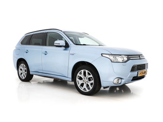 Hoofdafbeelding Mitsubishi Outlander Mitsubishi Outlander 2.0 PHEV Executive Edition AWD Aut. *LEATHER-FABRIC | XENON | NAVI-FULLMAP | CAMERA | KEYLESS | DAB+ | ROCKFORD-AUDIO | COMFORT-SEATS | PRIVACY-GLASS | SHIFT-PADDLES |  18''ALU*
