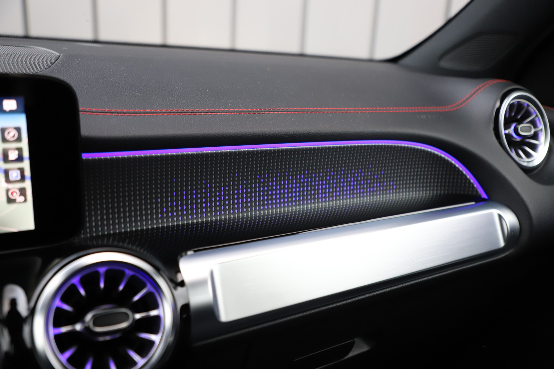 Hoofdafbeelding Mercedes-Benz EQB