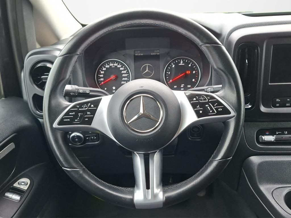 Mercedes-Benz-Vito-image-11