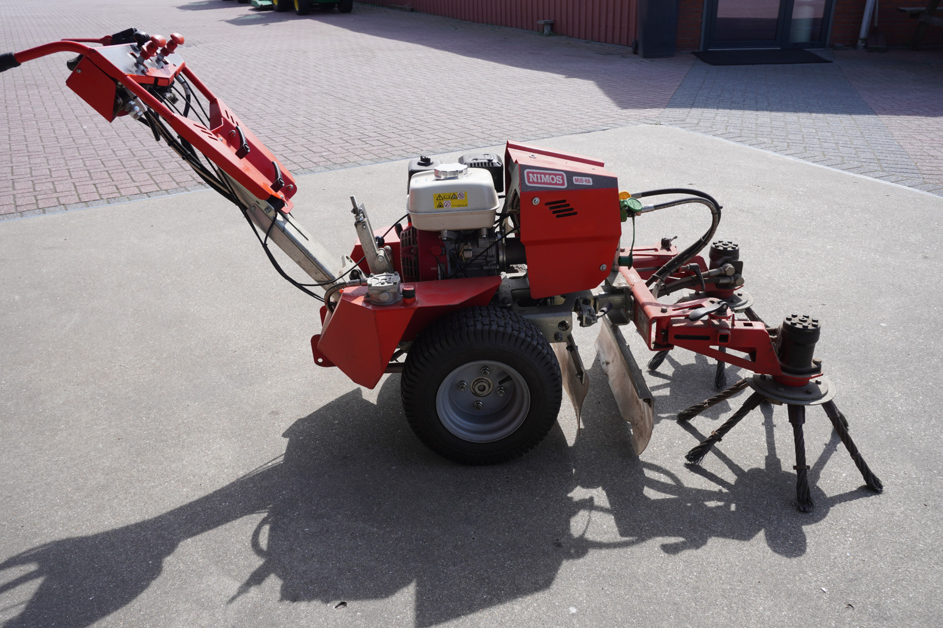 Hoofdafbeelding Nimos Mug Ha onkruidborstel Hydrostaat