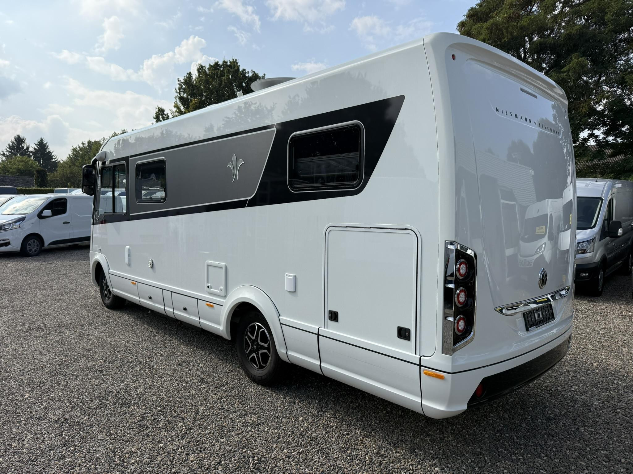 Hoofdafbeelding Niesmann+Bischoff ISmove 7.3 Clouline NIEUW