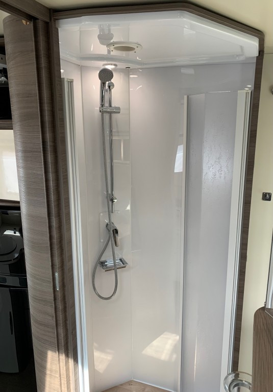 Hoofdafbeelding McLouis Carat 480g Queensbed Hefbed