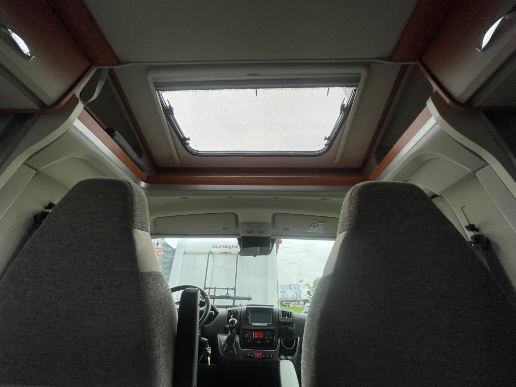 Hoofdafbeelding Dethleffs T7057 Eb 160pk Autom/lengte Bedden/airco