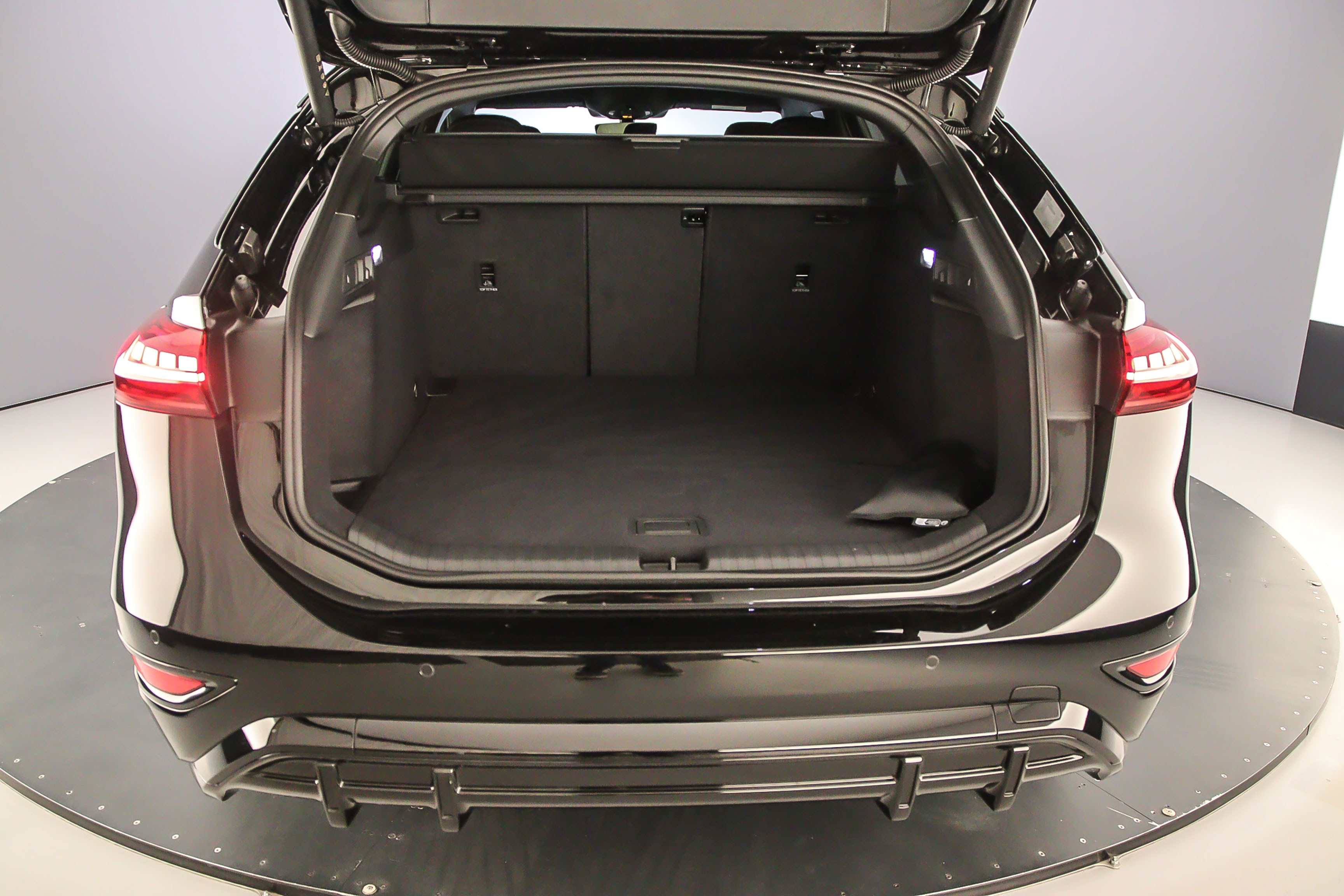 Hoofdafbeelding Audi A6 Avant e-tron