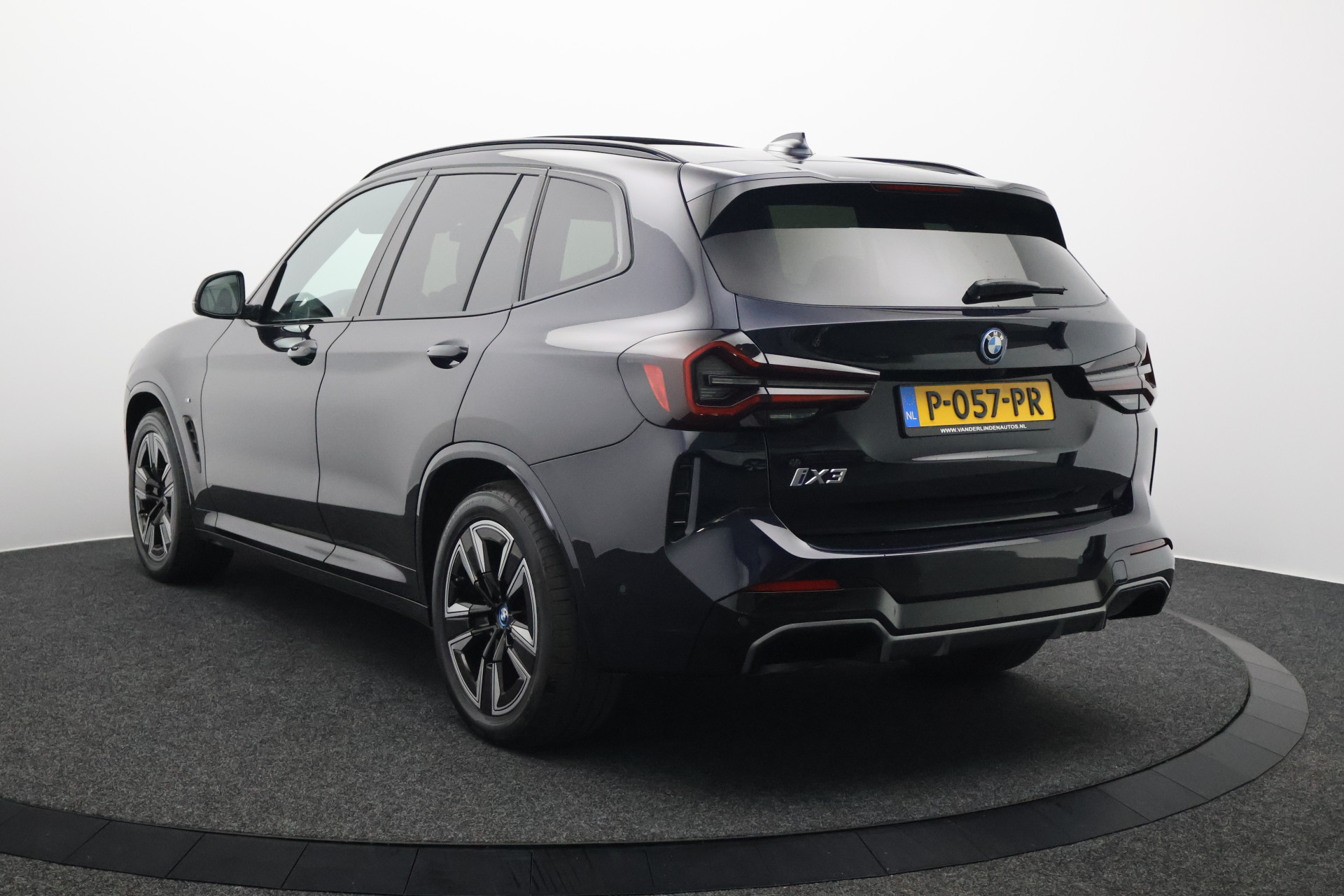 Hoofdafbeelding BMW iX3