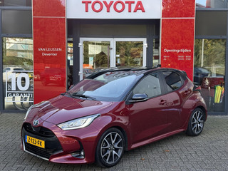 Toyota Yaris 1.5 HYBRID LAUNCH EDITION JBL-AUDIO AFN-TREKHAAK HALF-LEDER/STOELVERW. 17"LM-VELGEN PRIVACY-GLASS LED-PAKKET APPLE/ANDROID