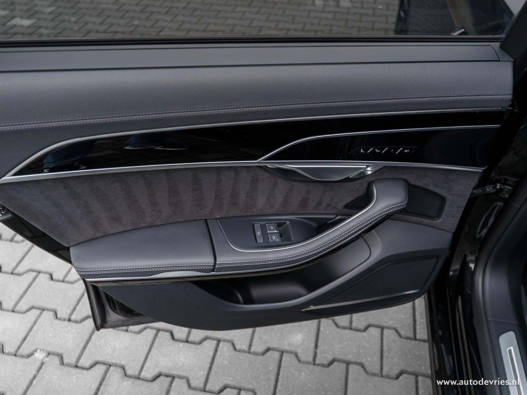 Hoofdafbeelding Audi A8