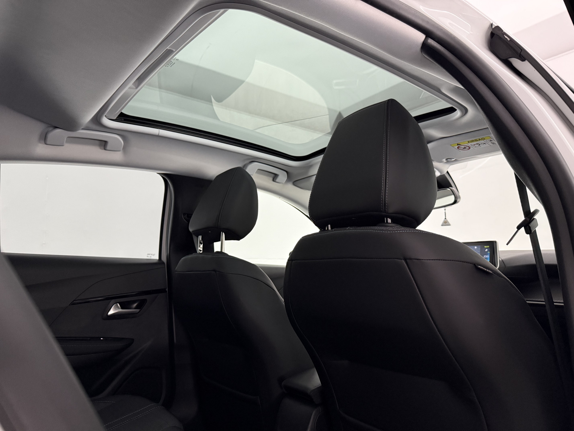 Hoofdafbeelding Peugeot e-208