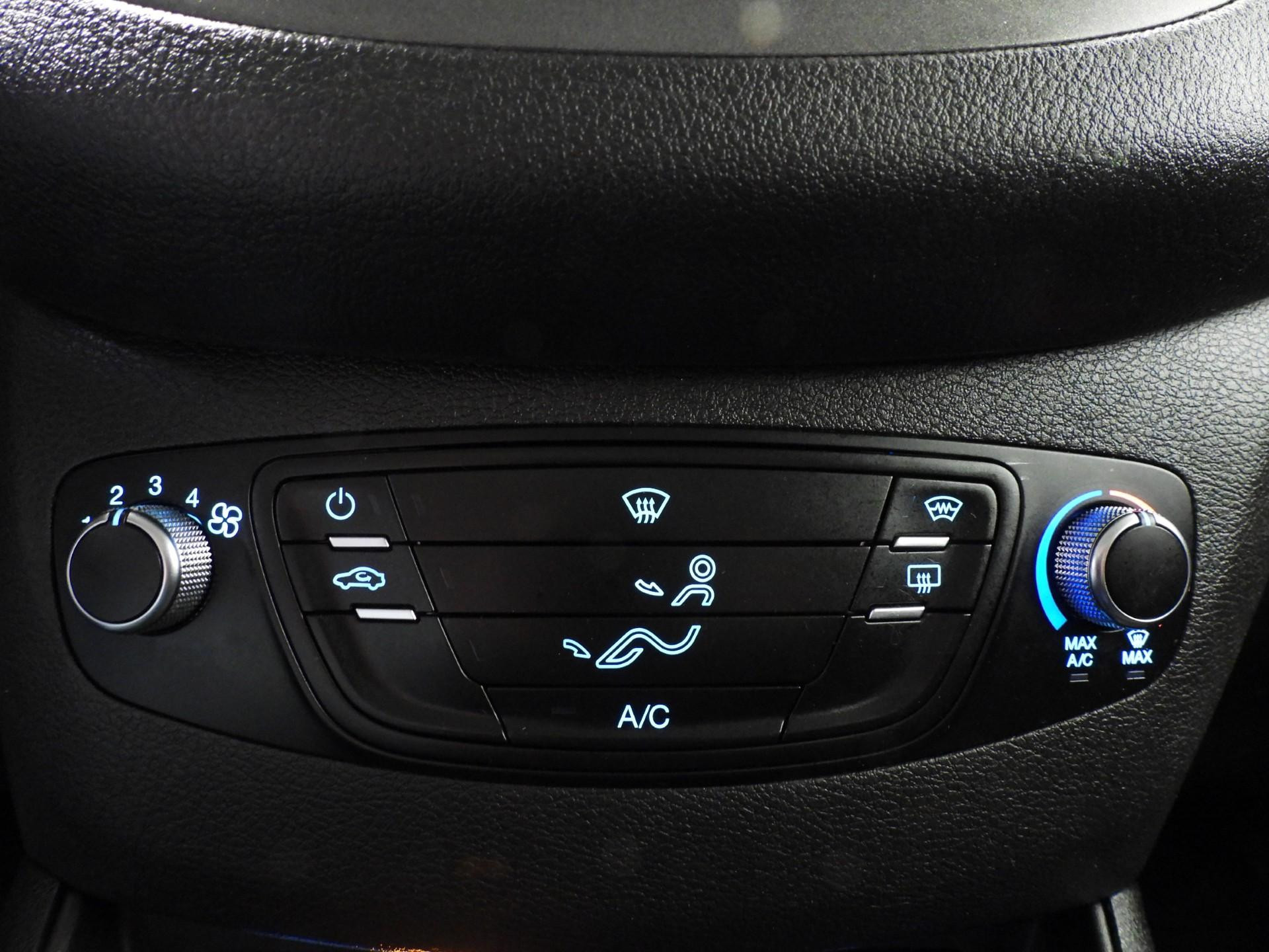 Hoofdafbeelding Ford Transit Courier