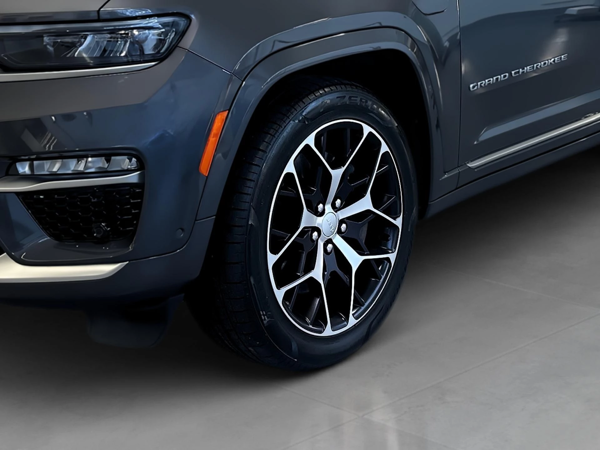 Jeep-Grand Cherokee-image-11