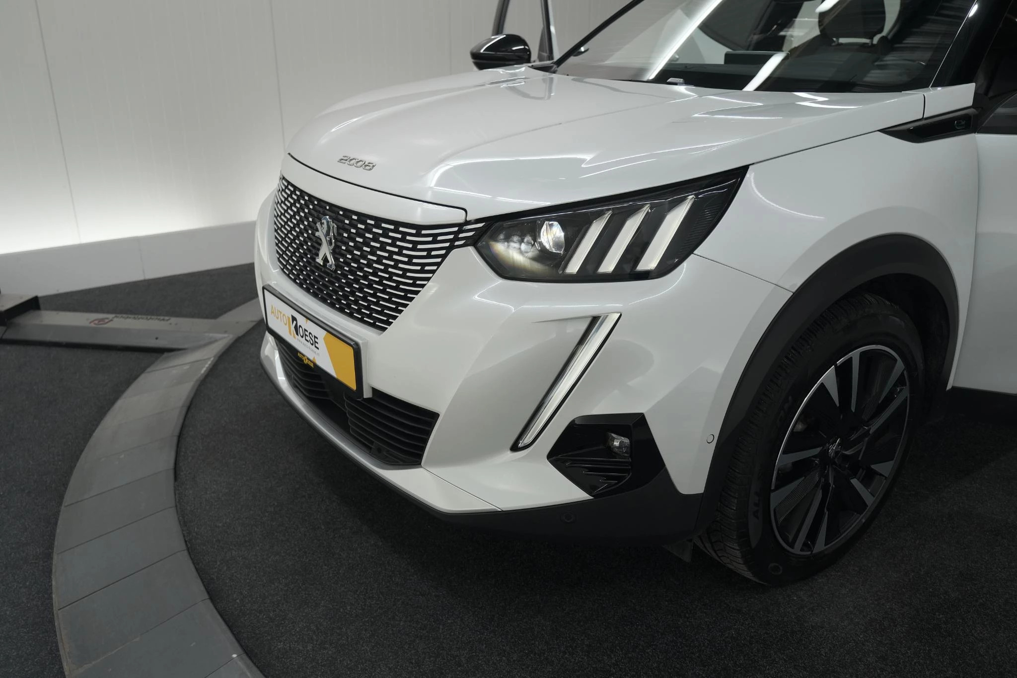 Hoofdafbeelding Peugeot e-2008