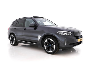 BMW iX3 High Executive 80 kWh [ 3-Fase ] {SOH-100%} (INCL-BTW) *PANO | LUXURY-LEATHER | FULL-LED | DAB | CARPLAY | ADAPTIVE-CRUISE | DIGI-COCKPIT | BLINDSPOT | HARMAN/KARDON-SOUNDSYTEM | HEAD-UP | KEYLESS | TOP-VIEW | SPORT-SEATS | TOWBAR  | .