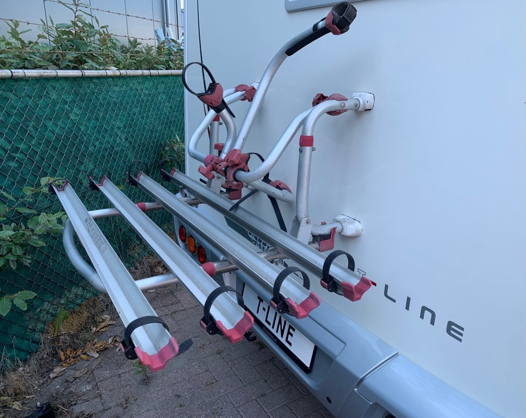 Hoofdafbeelding Roller Team T-line 255 Airco 6x Slaappl. 5 Gordels