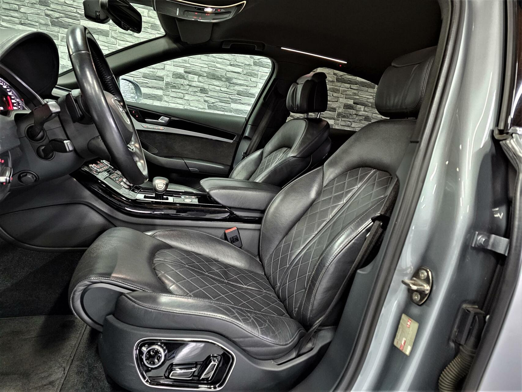 Hoofdafbeelding Audi A8