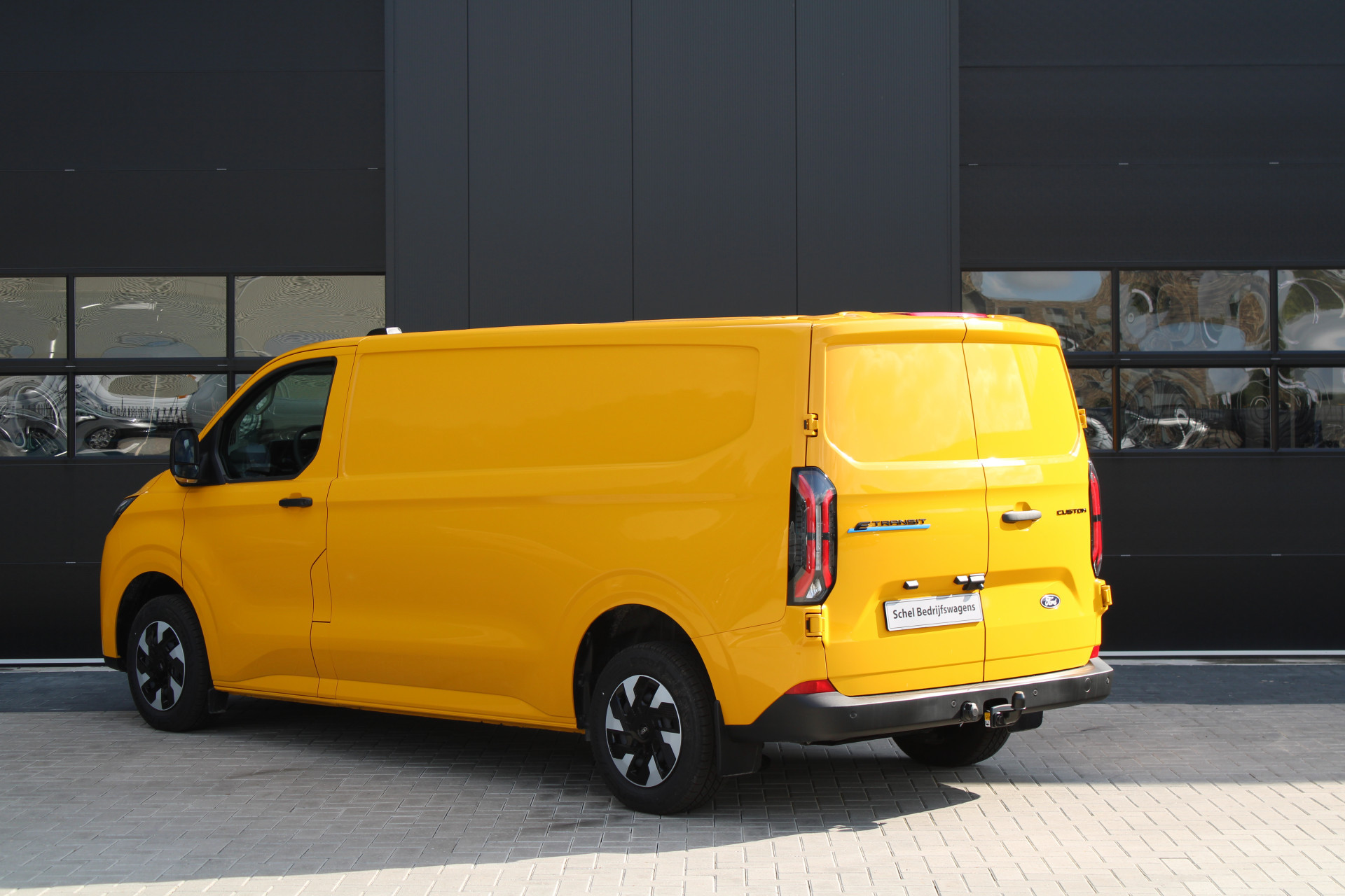 Hoofdafbeelding Ford E-Transit Custom