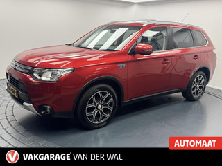 Mitsubishi Outlander 2.0 PHEV Instyle+ Navigatie-Cr.contr-Clima-Camera-Panoramadak-Trekhaak-Leder-Stoelverwarming-Lm18''velgen