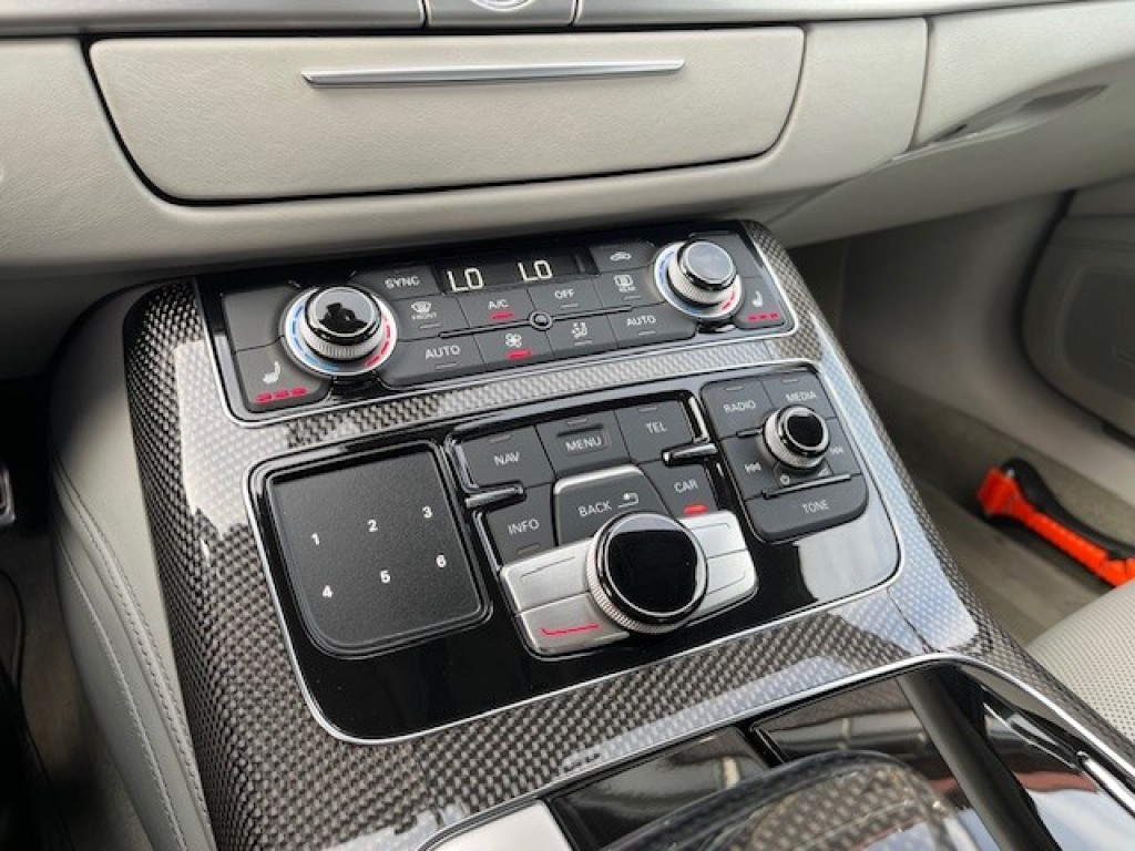 Hoofdafbeelding Audi S8