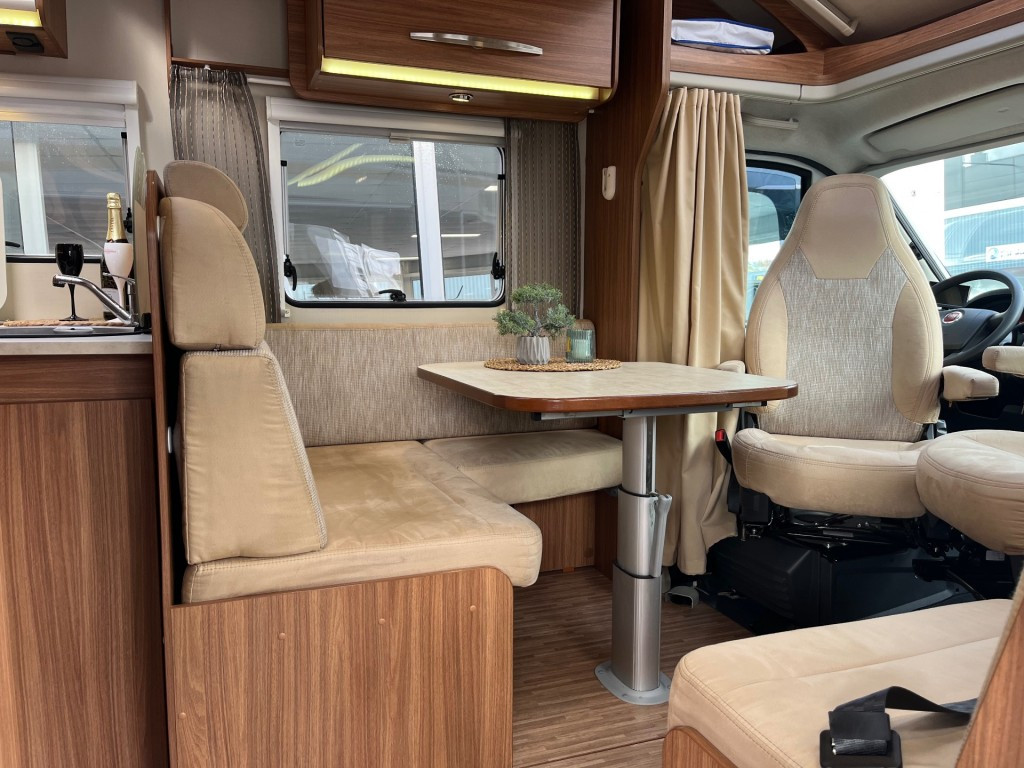 Hoofdafbeelding Carado T447 Lengtebedden Hefbed