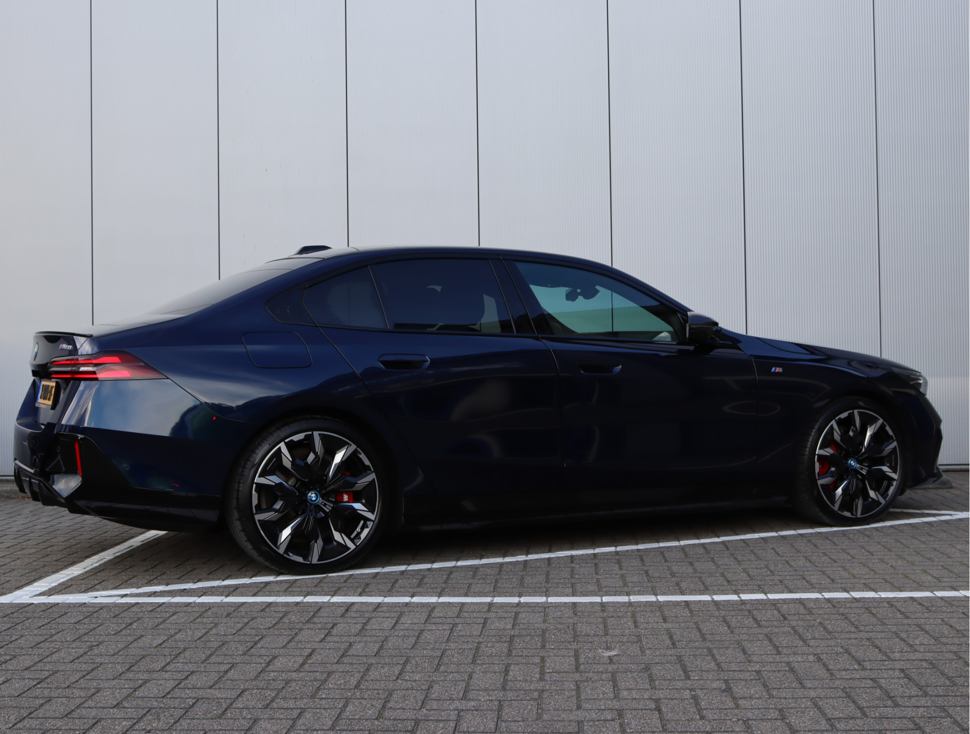 Hoofdafbeelding BMW i5