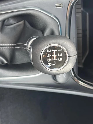 Ford Puma Ford Puma 1.0 EcoBoost Hybrid Titanium 125pk | Winterpack | Climate control | Achteruitrijcamera | Navigatie - afbeelding nr 18