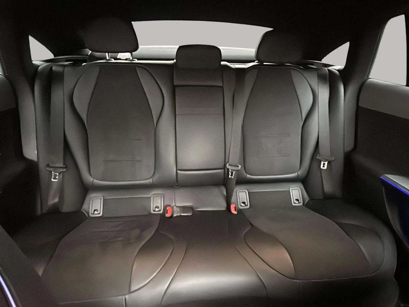 Mercedes-Benz-EQE-image-16