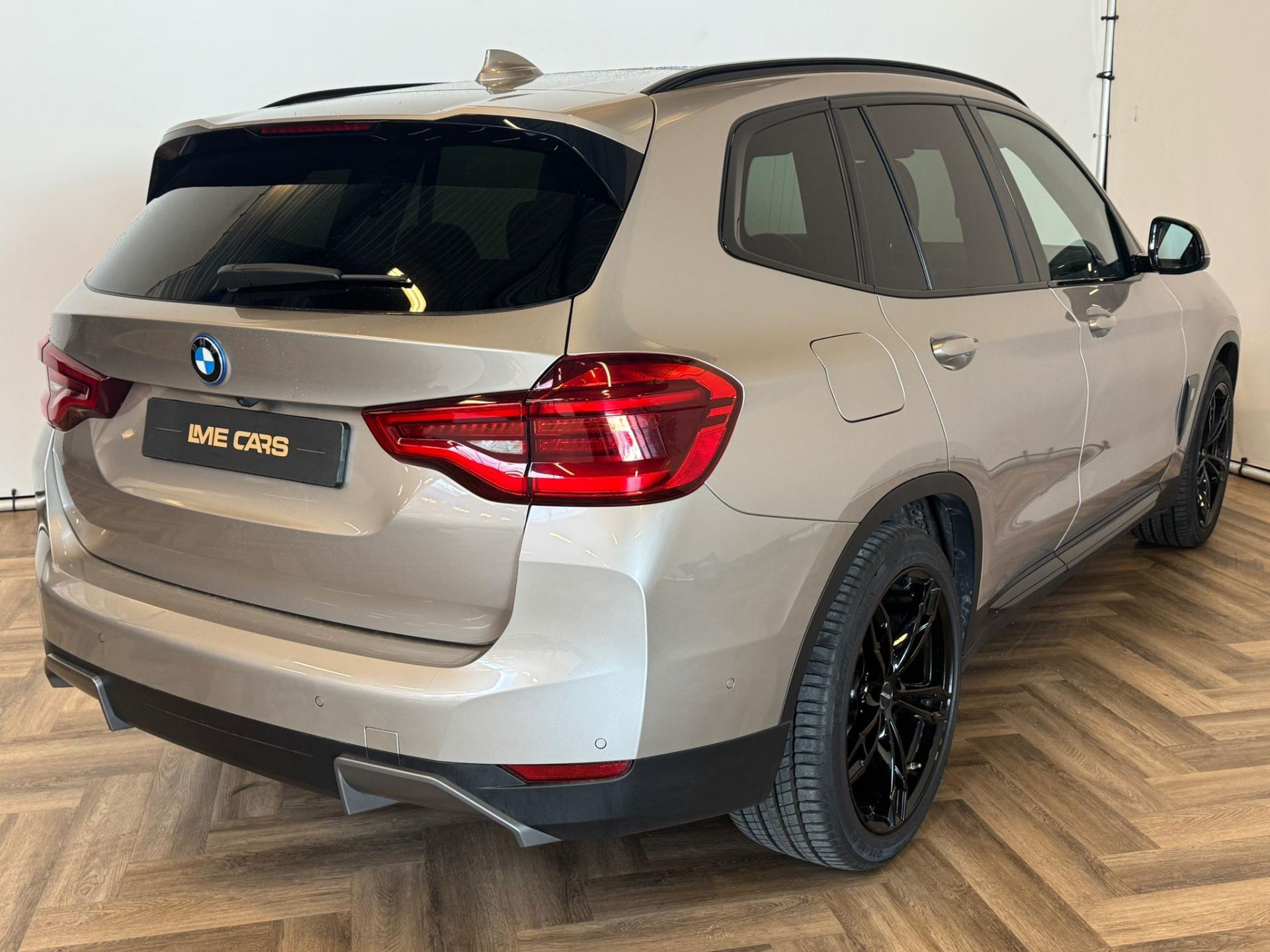 Hoofdafbeelding BMW iX3