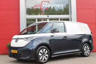 Volkswagen ID. Buzz CARGO 79 kWh | TREKHAAK ELEKTRISCH WEGKLAPBAAR | LAADRUIMTE PAKKET | STOEL/VOORRUIT VERWARMING | ELEKTRISCH BEDIENBARE SCHUIFDEUR | NAVIGATIE DISCOVER PRO | DRAADLOZE APPLE CARPLAY/ANDROID AUTO | CLIMATE CONTROL | ACHTERUITRIJ CAMERA | DODEHOEK DETECTIE | ADAPTIVE CRUISE CONTROL | NIEUWE BUS! | KEYLESS ENTRY/START | SFEER VERLICHTING | 3-ZITS |