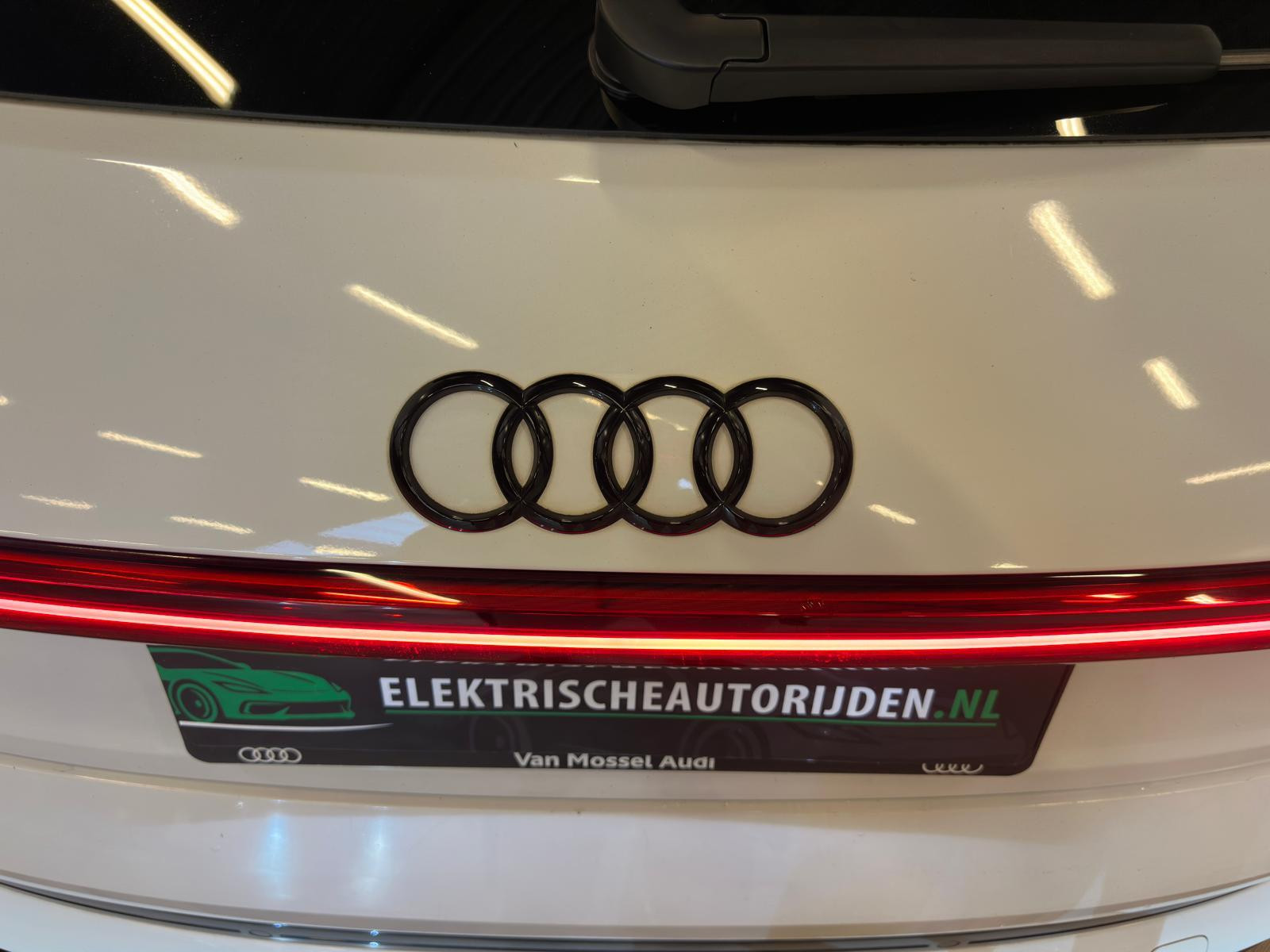 Hoofdafbeelding Audi e-tron