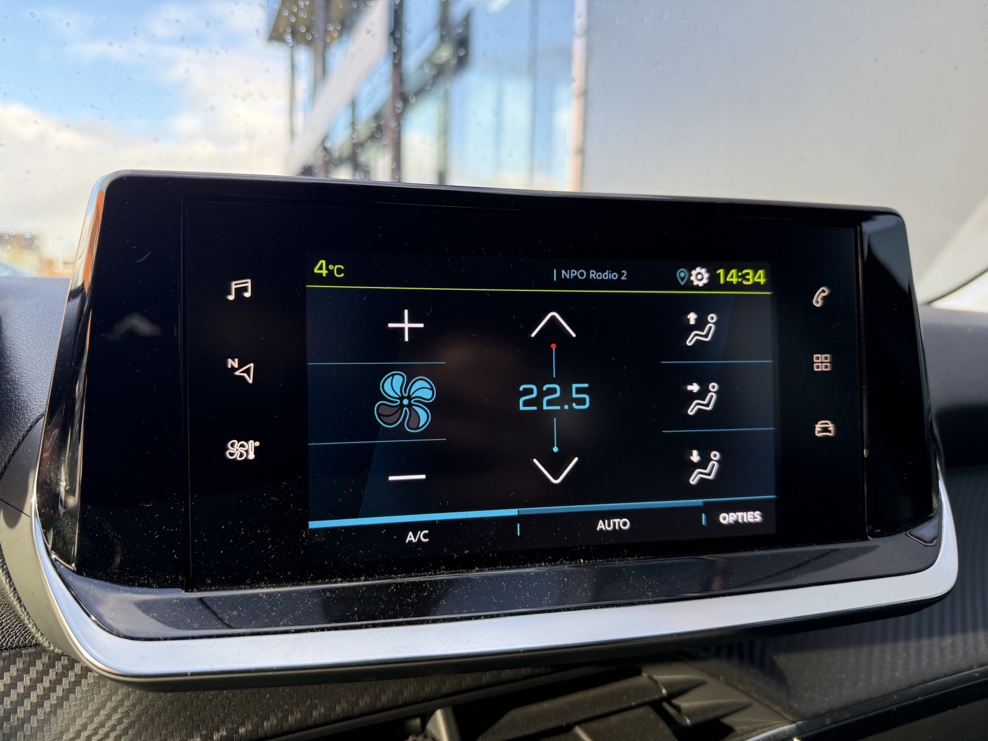 Hoofdafbeelding Peugeot e-208