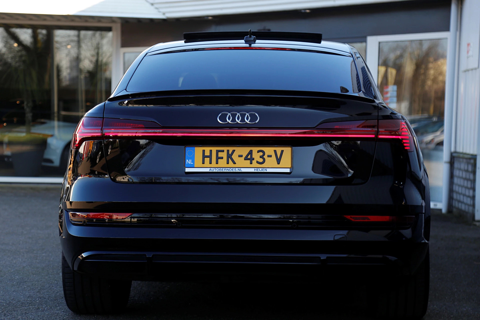 Hoofdafbeelding Audi e-tron