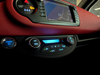 Toyota Yaris Toyota Yaris 1.5 Hybrid Bi-Tone | Keyless | Camera | Cruise| - afbeelding nr 15