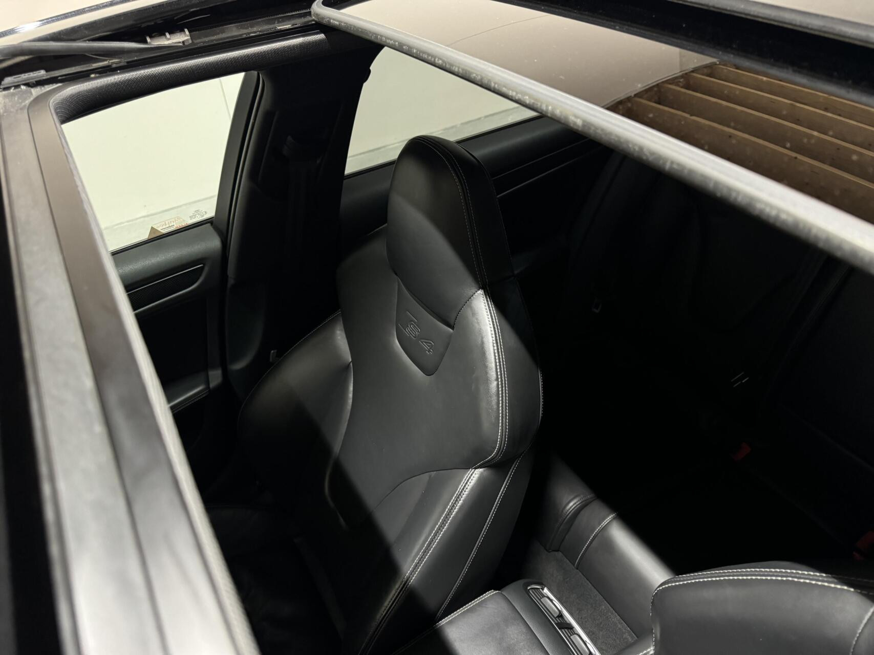 Hoofdafbeelding Audi S4