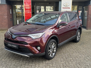 Hoofdafbeelding Toyota RAV4 Toyota RAV4 2.5 Hybrid AWD STYLE 1650KG TREKGEW BLIND-SPOT KEYLESS NAVI STOELVERW PARK-SENSOREN EL-ACHTERKLEP 4S-BANDEN CAMERA AD-CRUISE CLIMA