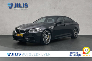 Hoofdafbeelding BMW M5 BMW M5 5-serie Competition | Unieke auto! | Keramisch | Akrapovic | Softclose | Panoramadak | Head-up | Leder