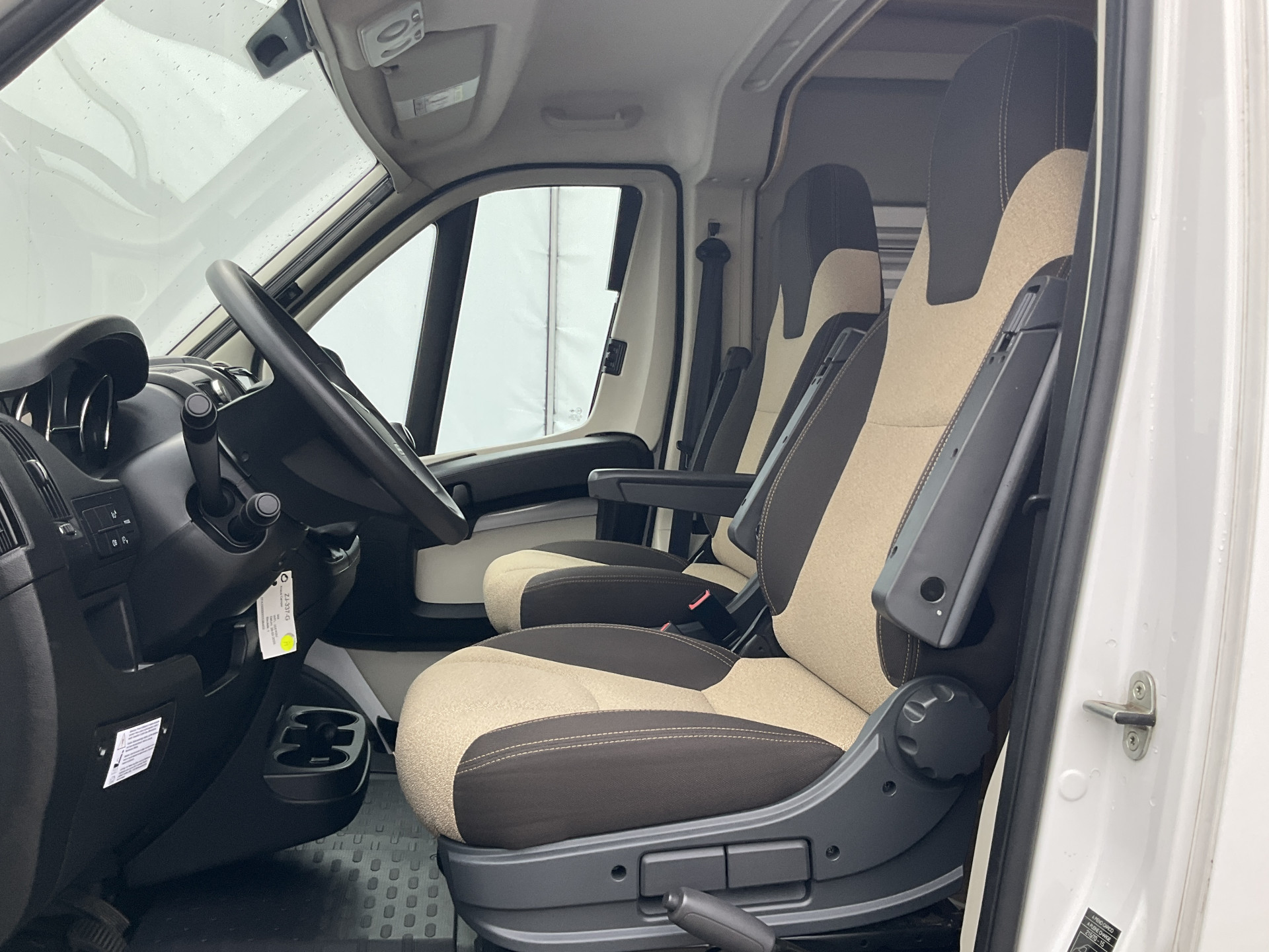 Hoofdafbeelding Knaus R07