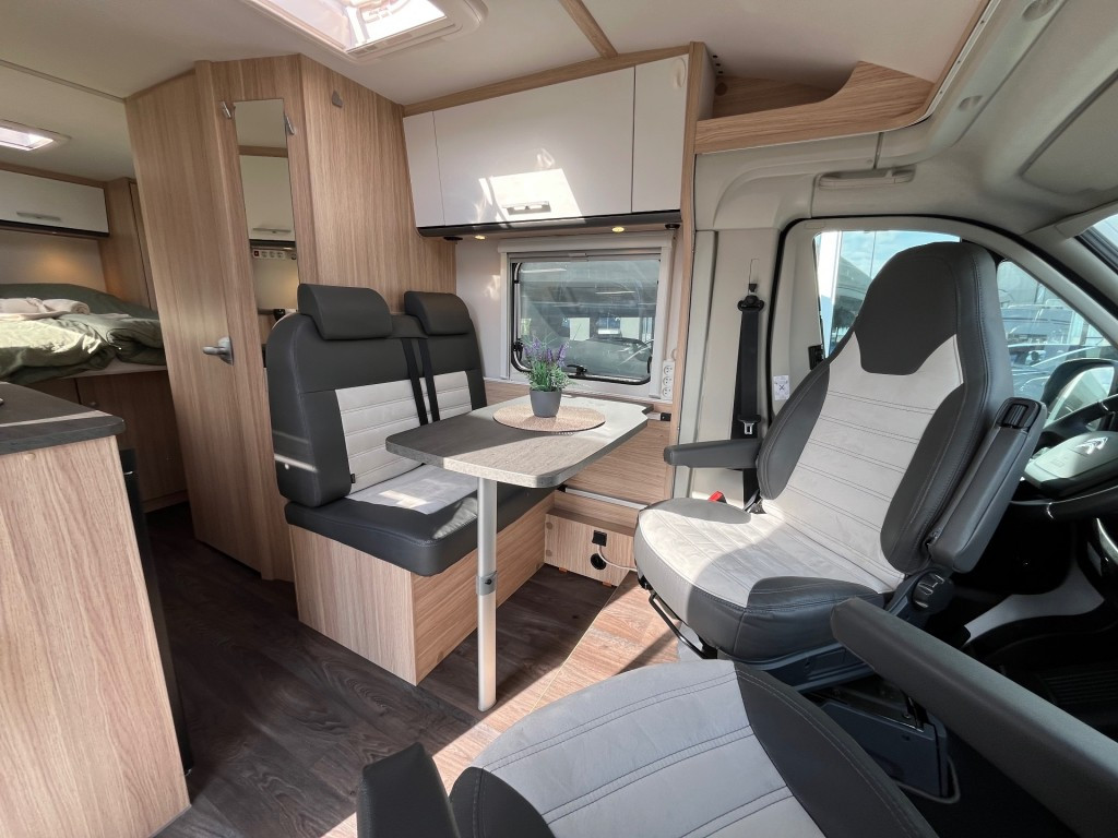 Hoofdafbeelding Sunlight V69 Adventure Ed. Queensbed Zonnepaneel