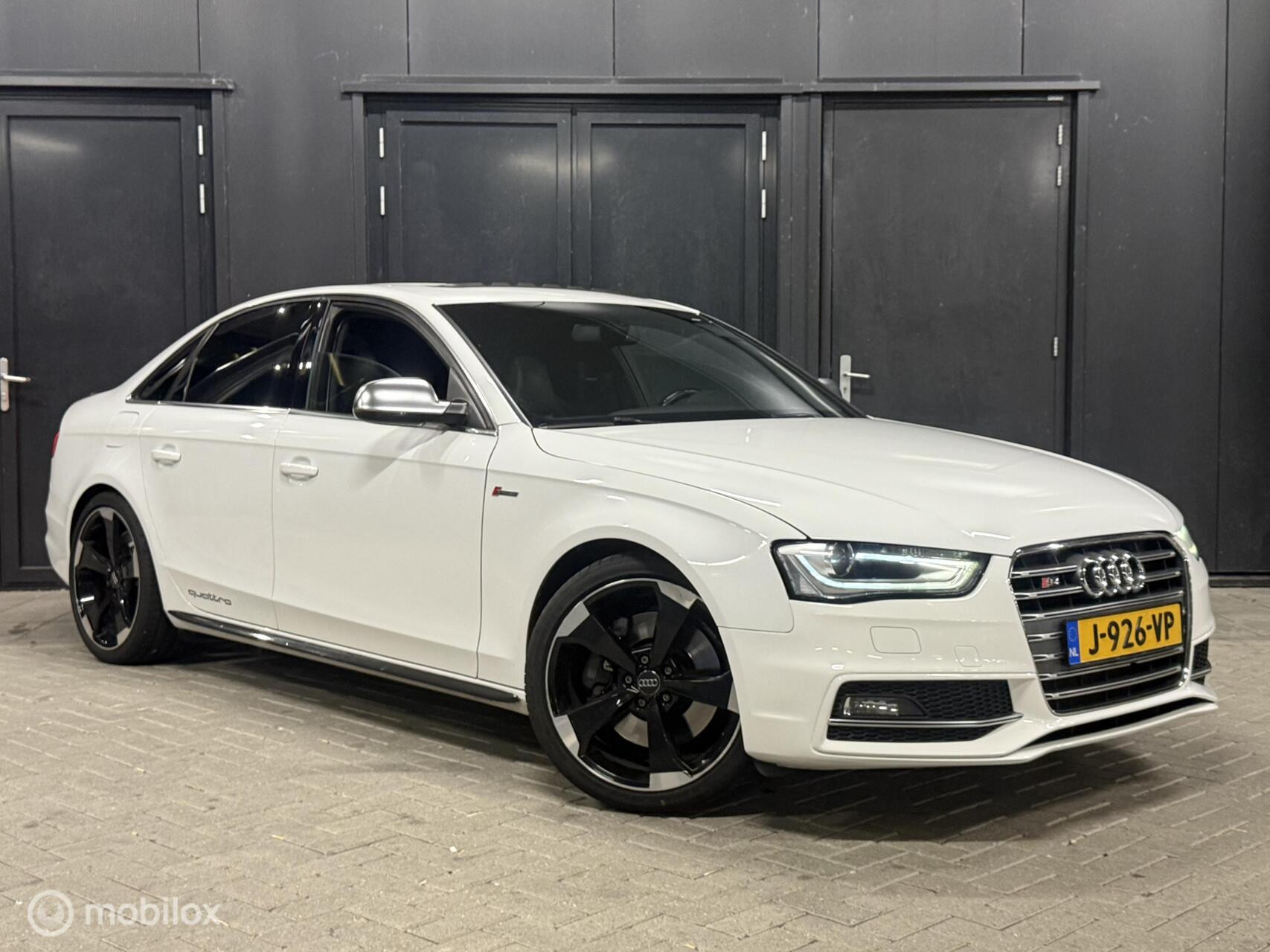 Hoofdafbeelding Audi S4