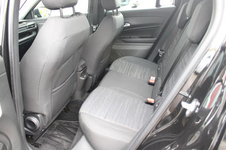 Jeep Avenger Jeep Avenger LONGTITUDE 156PK 54 kWh | NAVIGATIE | DRAADLOZE APPLE CARPLAY/ANDROID AUTO | KEYLESS ENTRY/START | CRUISE CONTROL | PARKEERSENSOREN ACHTER | DAB+ RADIO | CLIMATE CONTROL | DRAADLOZE TELEFOONLADER | LED KOPLAMPEN | - afbeelding nr 8