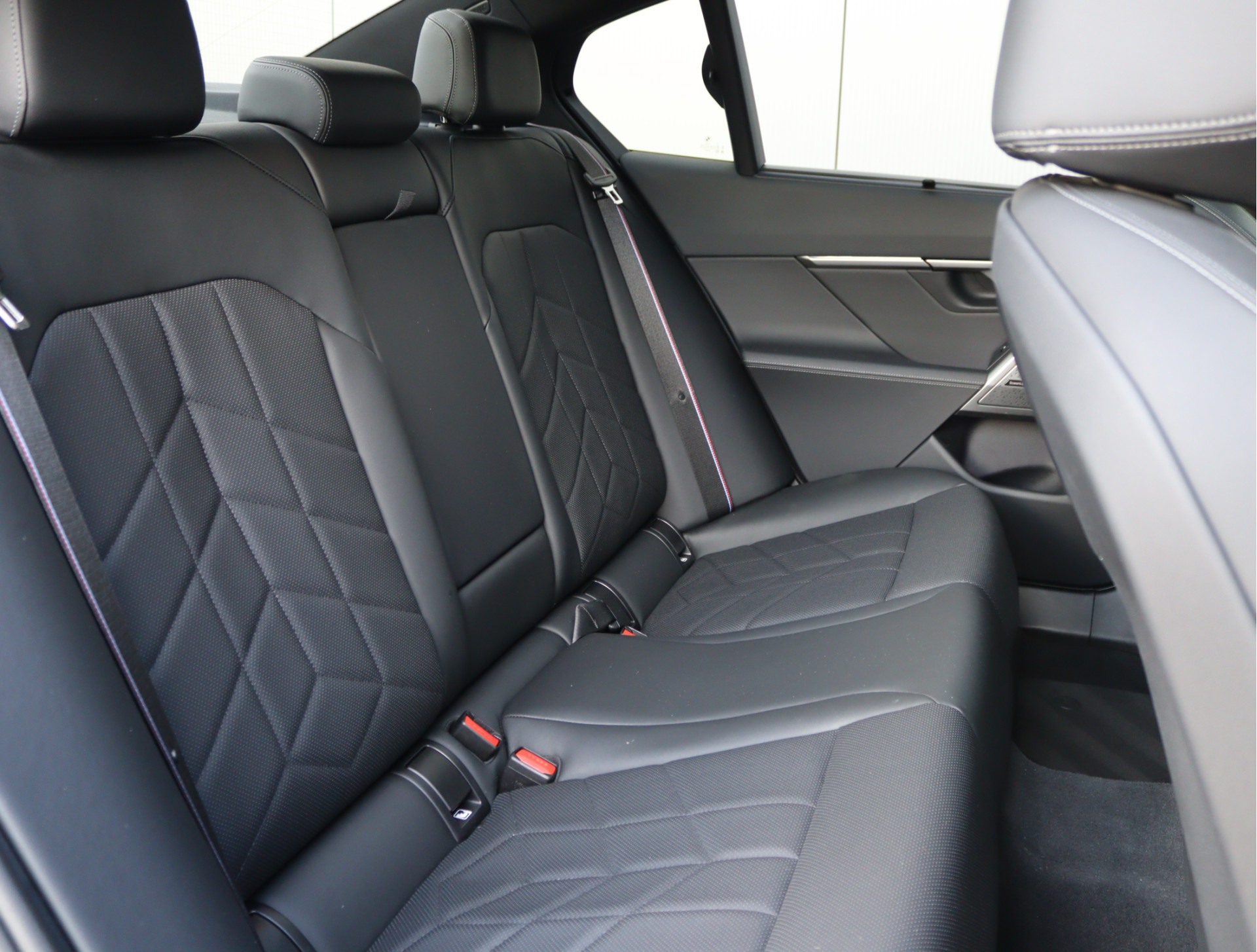 Hoofdafbeelding BMW i5