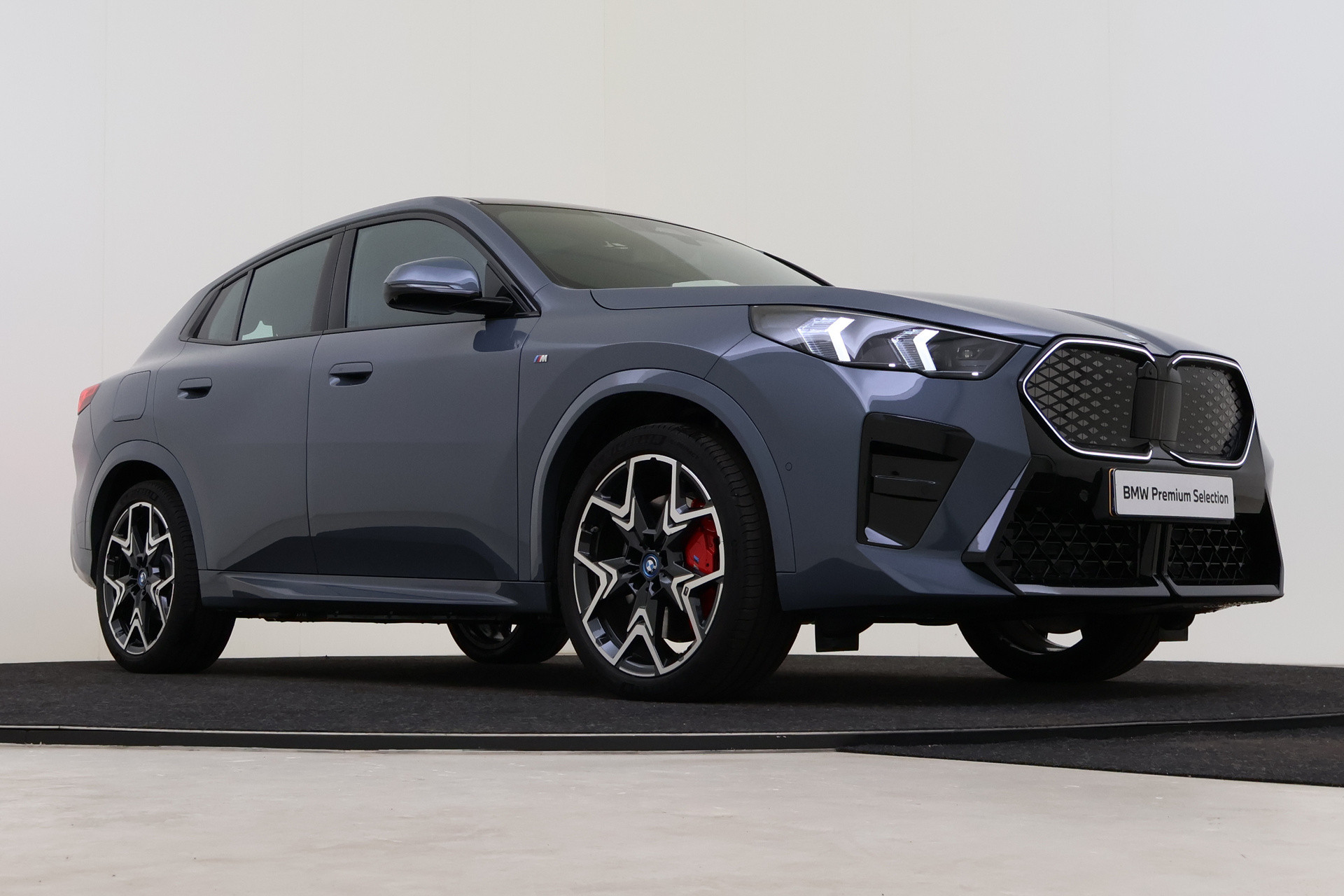 Hoofdafbeelding BMW iX2